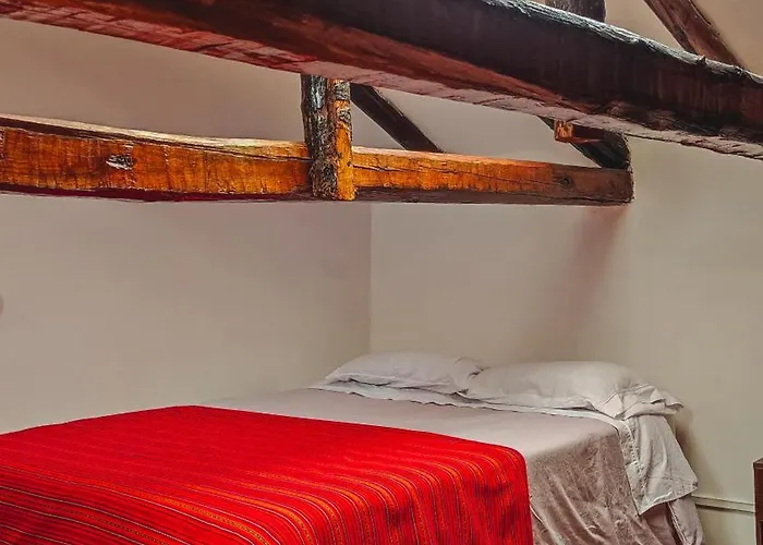La Casa De Laura - Plaza Affittacamere 4*