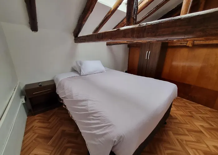 La Casa De Laura - Plaza Affittacamere