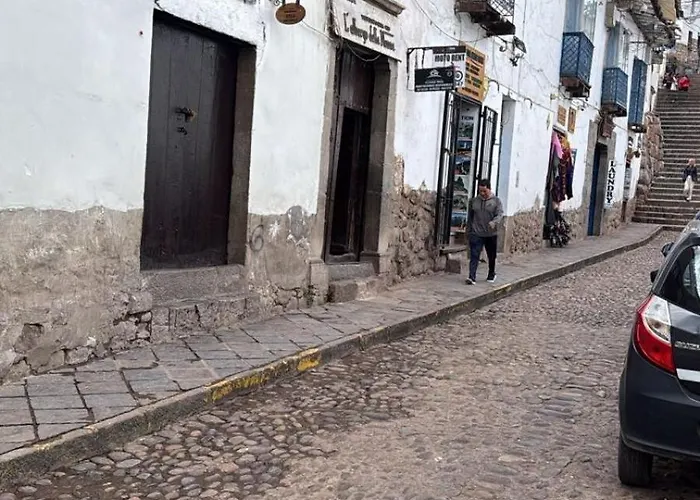 La Casa De Laura - Plaza Affittacamere 4*